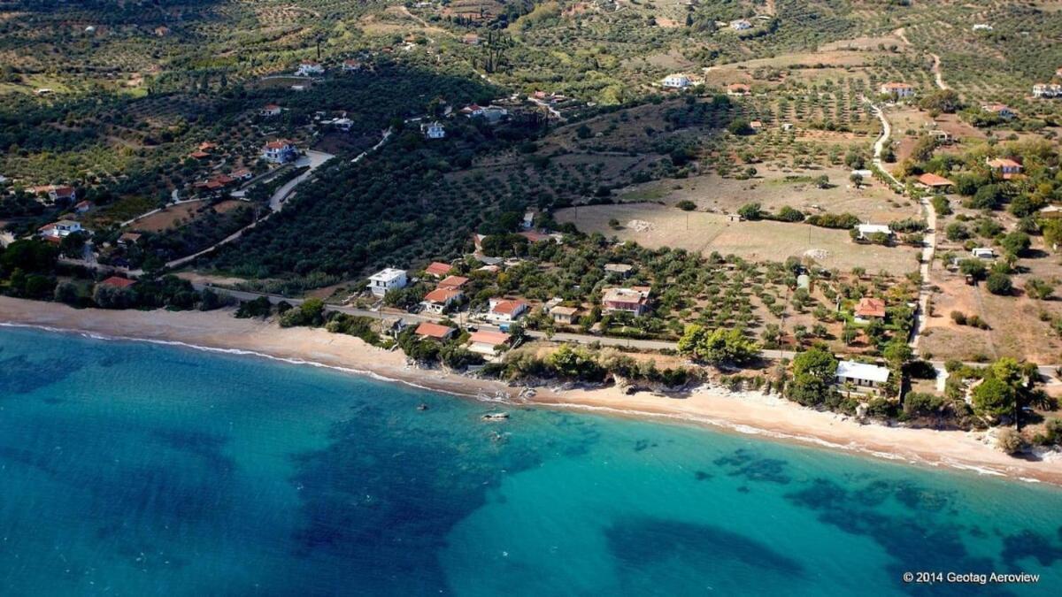 Villa Armonia - Beachfront Majestic Retreat Petalidi ภายนอก รูปภาพ