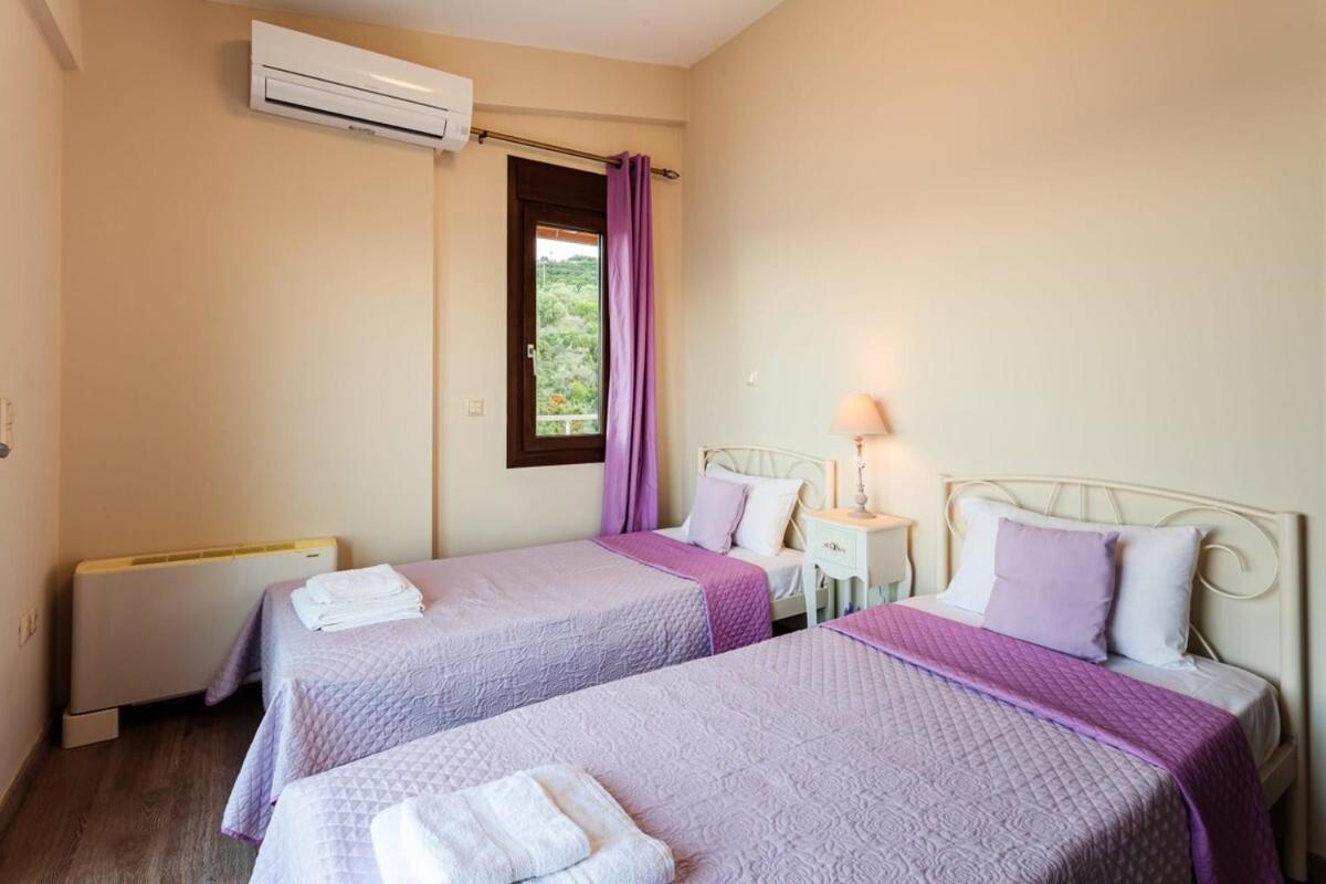 Villa Armonia - Beachfront Majestic Retreat Petalidi ภายนอก รูปภาพ