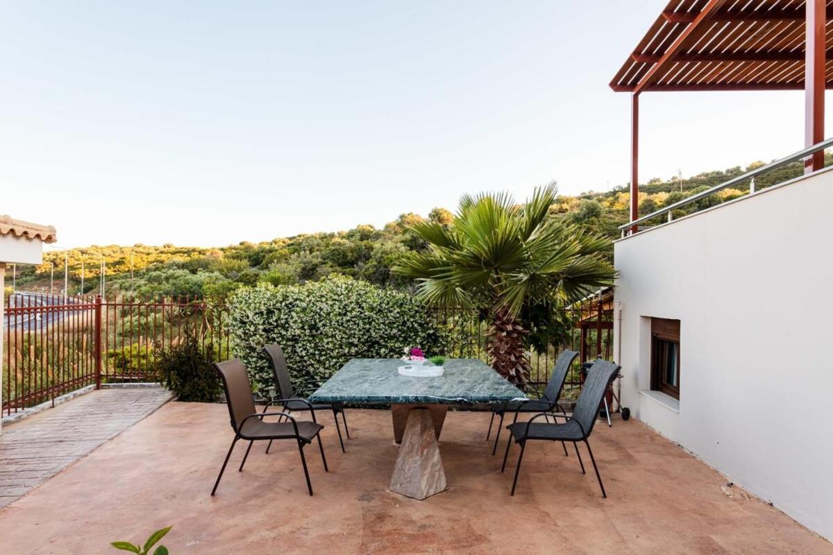 Villa Armonia - Beachfront Majestic Retreat Petalidi ภายนอก รูปภาพ