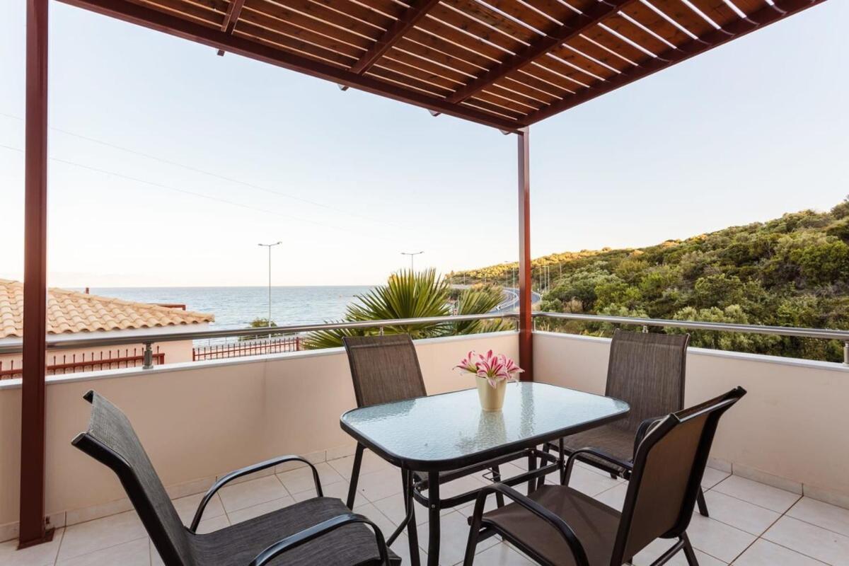 Villa Armonia - Beachfront Majestic Retreat Petalidi ภายนอก รูปภาพ