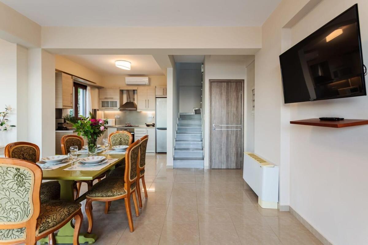 Villa Armonia - Beachfront Majestic Retreat Petalidi ภายนอก รูปภาพ